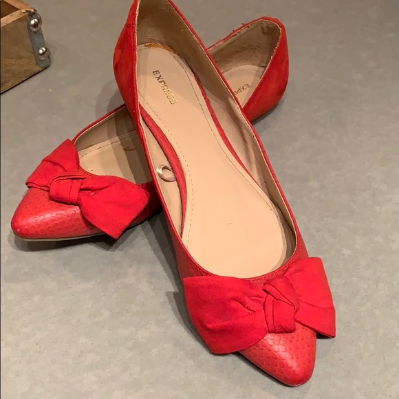 Express Shoes - Adorable red Express flats